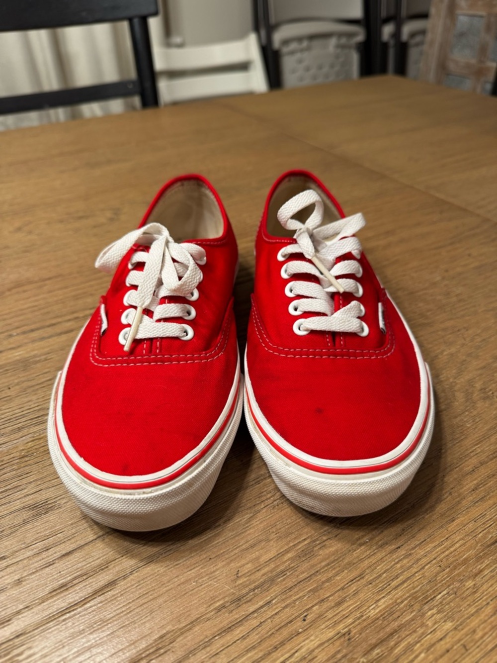 Vans Red Canvas Low-Top Sneakers - Classic Casual Lace-Up Men’s 7 or Women’s 8.5